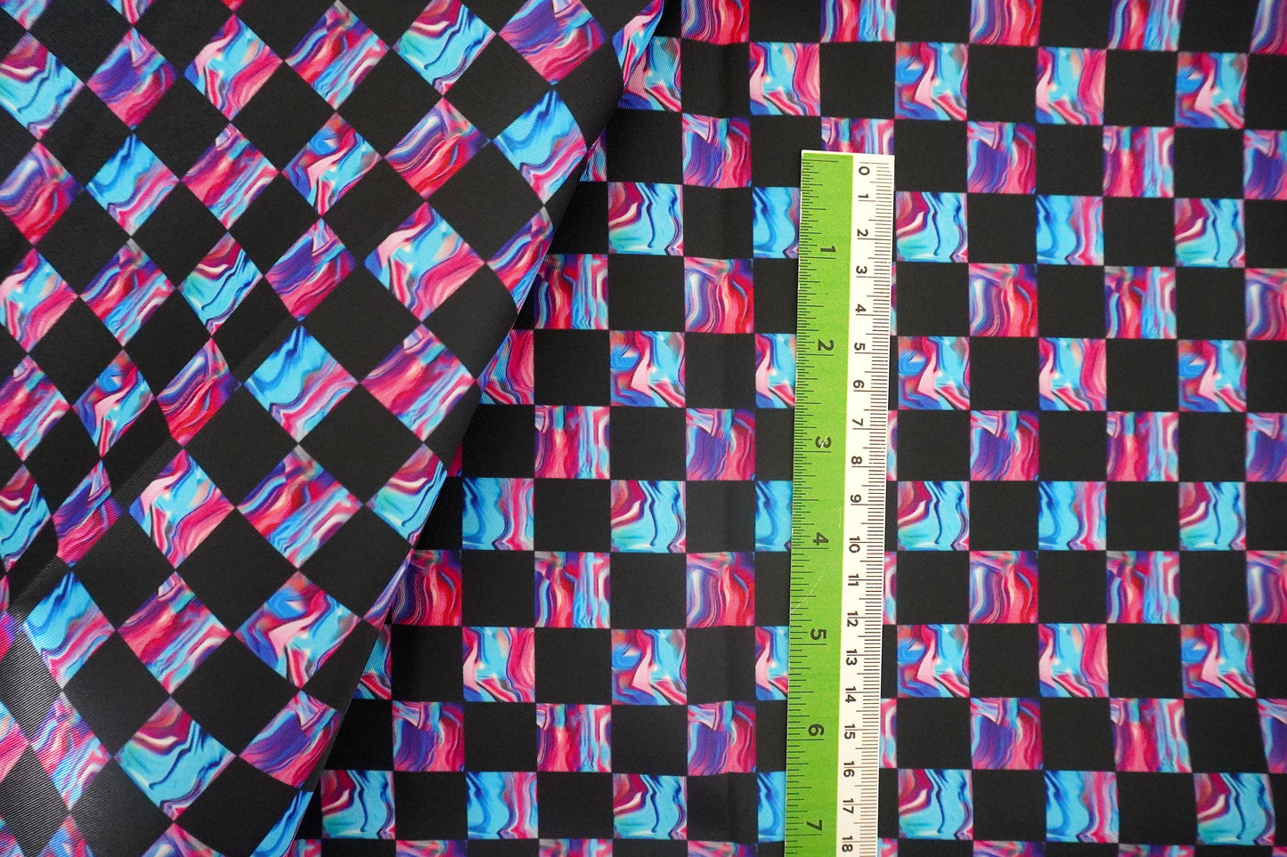 CHECKERED - HOLO WAVES