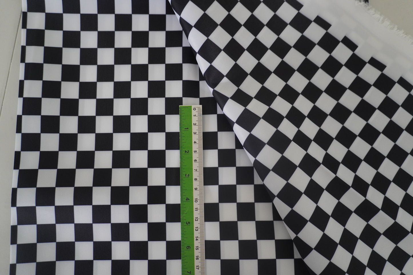 CHECKERED - MONOCHROME