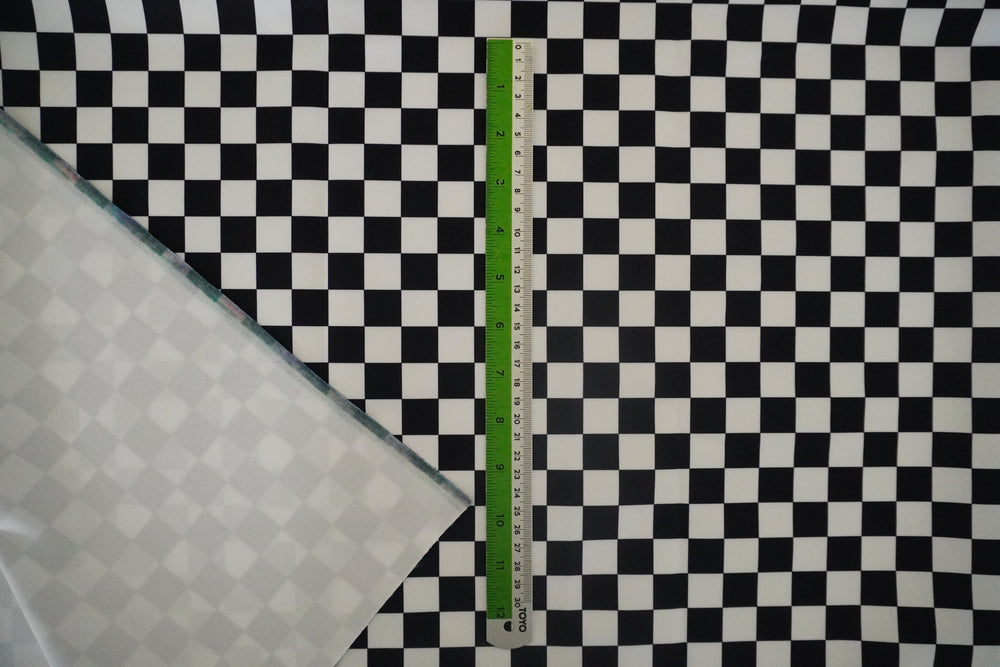 CHECKERED - MONOCHROME