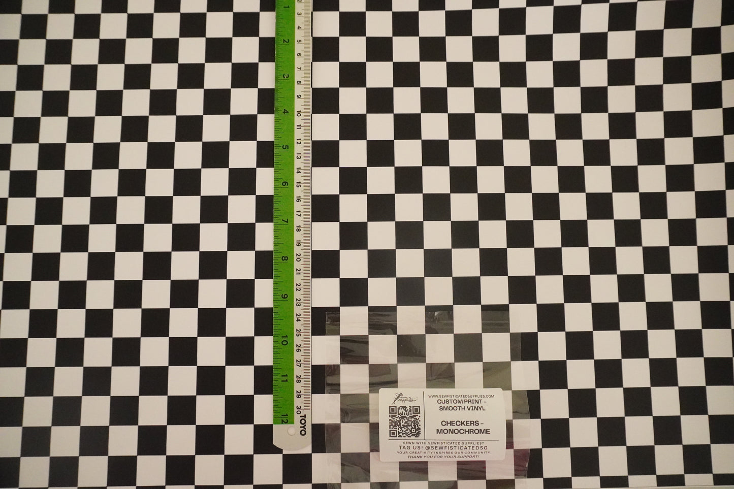 CHECKERED - MONOCHROME