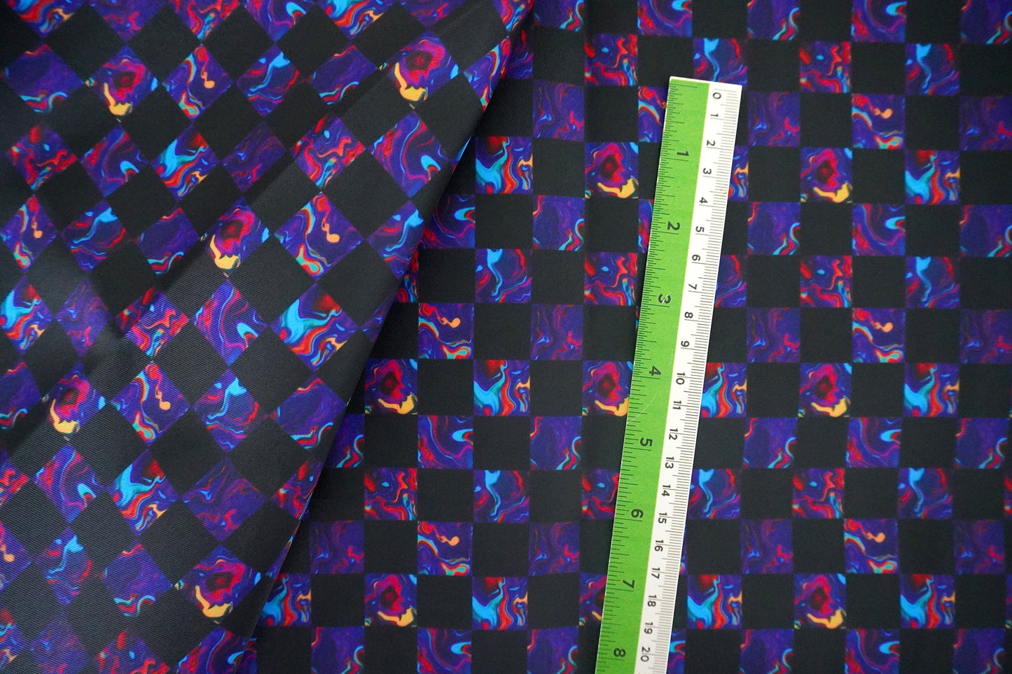 CHECKERED - NEON SWIRL